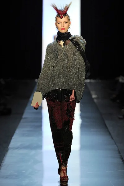 Look 17